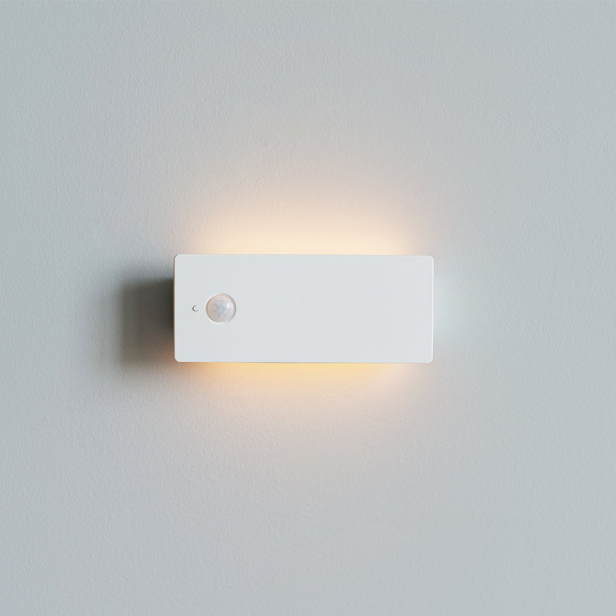 Lunio Motion Wall Light